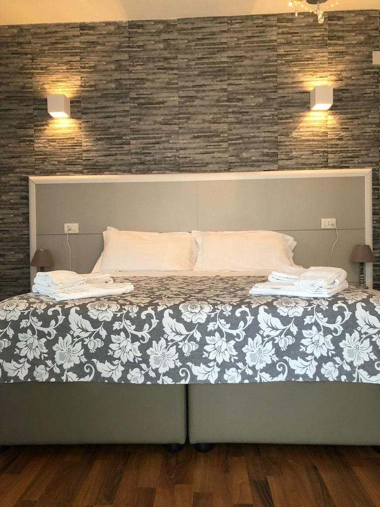 B&B Elios Rooms Katania Zewnętrze zdjęcie